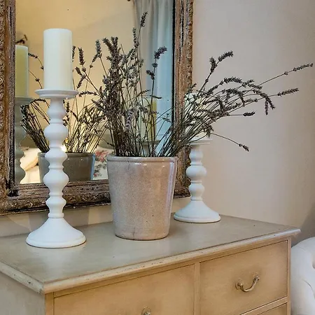 Stunning 2 Bedroom Pallanza Lejlighed *