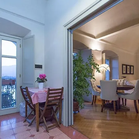 Stunning 2 Bedroom Pallanza Lejlighed