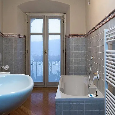 Stunning 2 Bedroom Pallanza Apartament Verbania